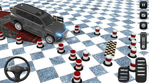 Prado Car Games Modern Parking Screenshot2